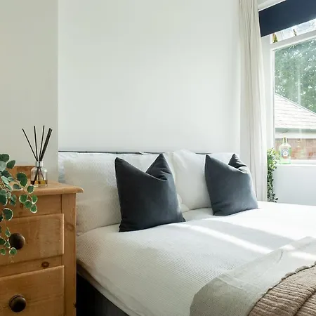 Elmwood - * Harrogate