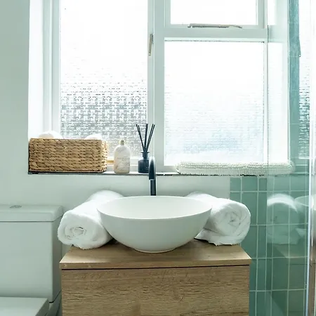 Elmwood - ホテル 3*