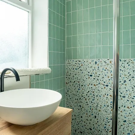 Elmwood - Hotel 3*